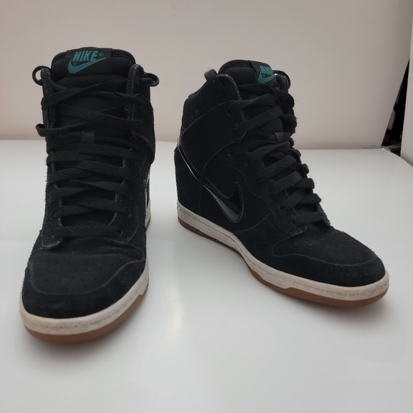 Pre-owned Nike Women's Dunk Sky Hi Embossed Sneaker, Black, 6.5 - Picture 9 of 17